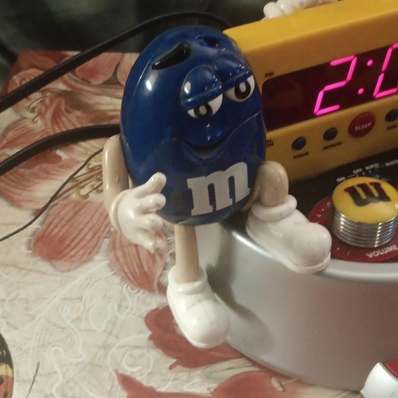 🤠Vintage Working M & M's Digital Alarm Clock Radio - Picture 5 of 8